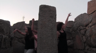 Danzando en el yacimiento arqueológico Hijoviejo de Quintana de la Serena